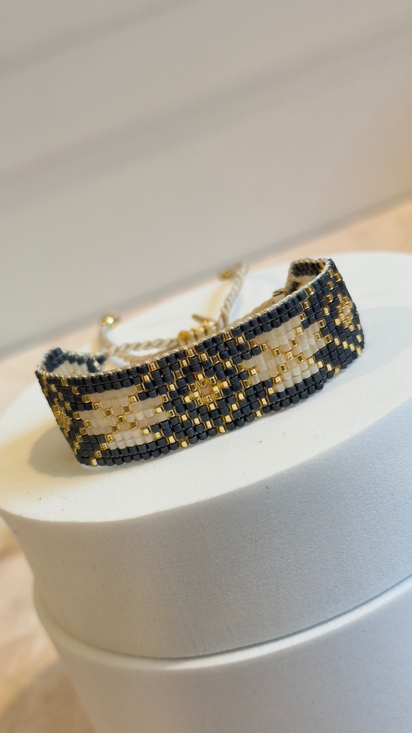 Pulsera Modelo Tribu