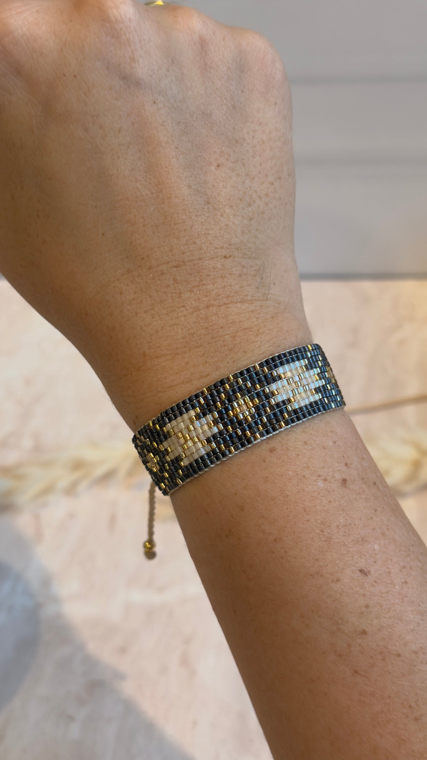 Pulsera Modelo Tribu